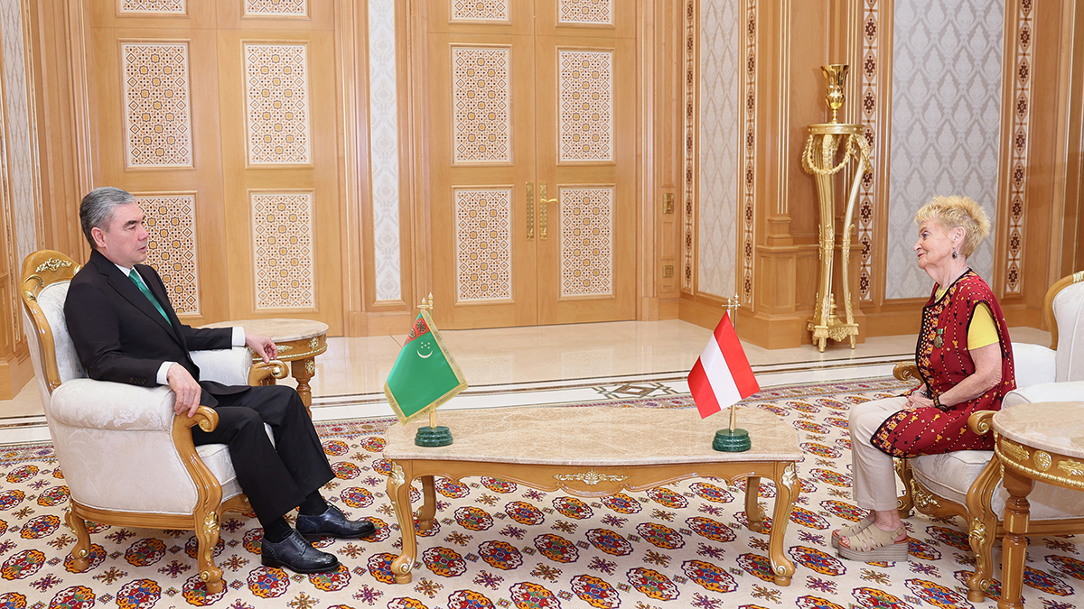 Türkmen halkynyň Milli Lideri, Türkmenistanyň Halk Maslahatynyň Başlygy Türkmen-awstriýa jemgyýetiniň ýolbaşçysy bilen duşuşdy